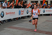 SportScheck Stadtlauf München 2016: Lea Bäuscher siegte bei den Frauen im Halbmarathon in einer Zeit von 1:25:40 h (©Foto:Martin Schmitz)